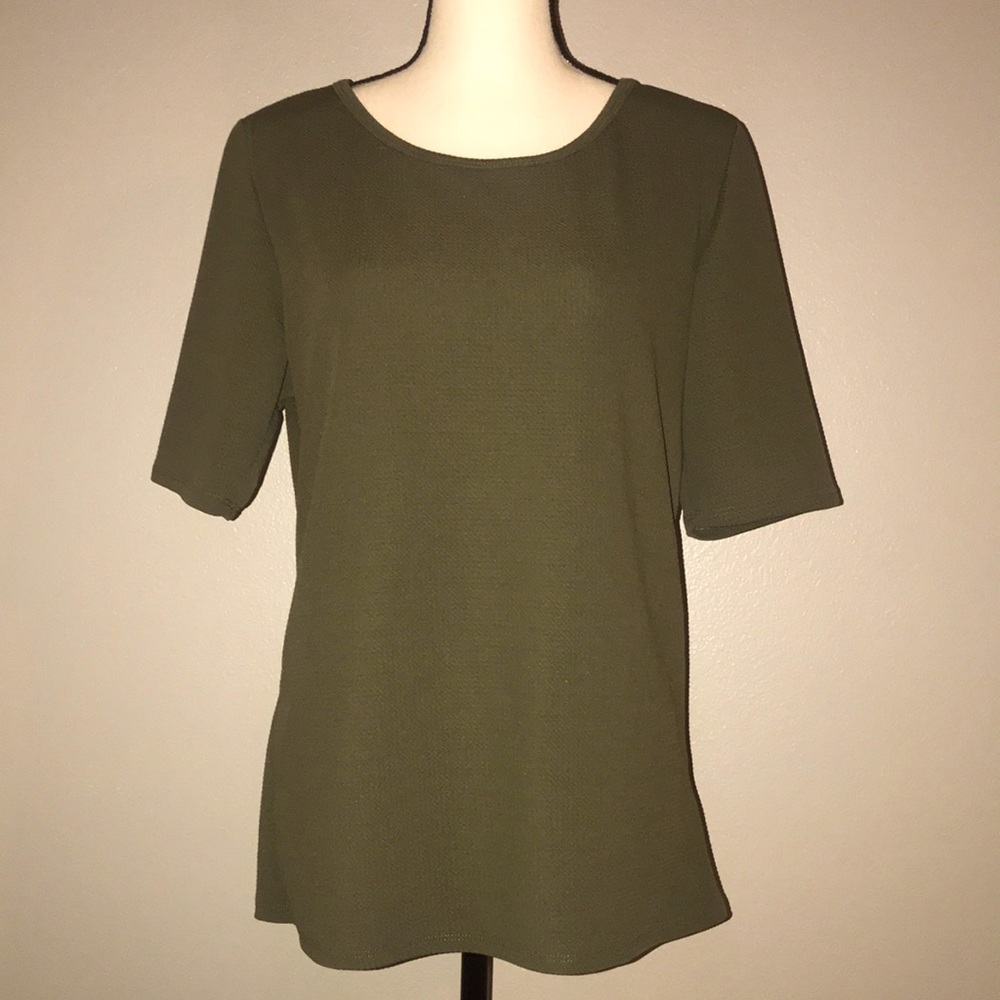 LULAROE Short Sleeves Blouse.